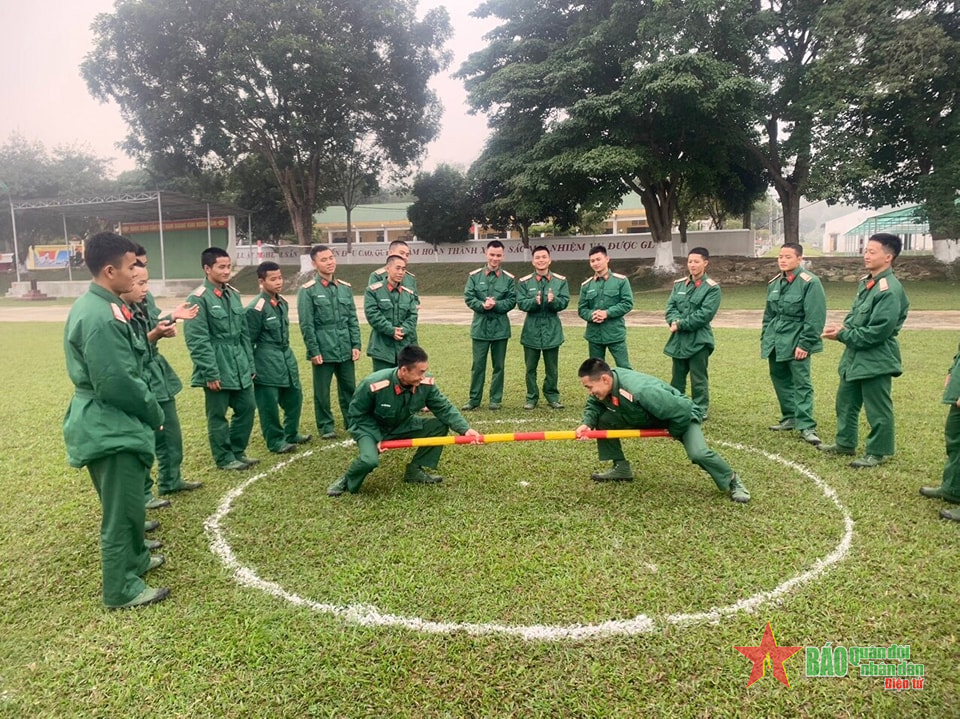 Sư đoàn 324 (Quân khu 4): Ngày nghỉ chơi mà học - Học mà chơi